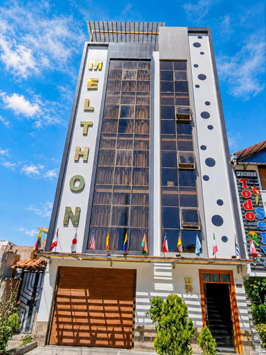 Exterior & Views