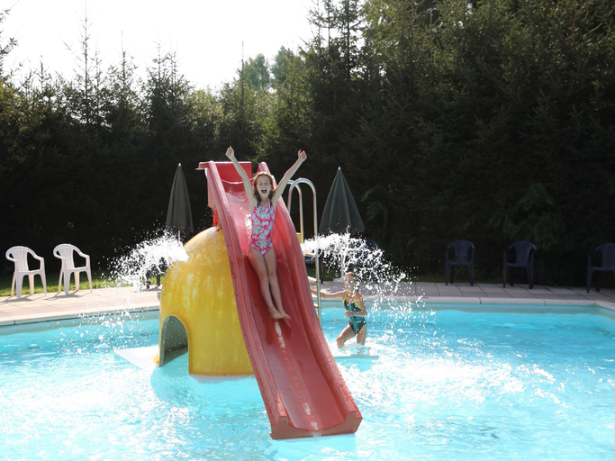 Facilities 4, Charming Chalet with Pool, Luxembourg