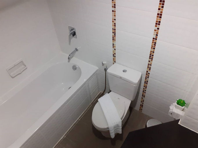 Bathroom 4, The Greenery Central Suites & Hotel, Muang Chiang Mai