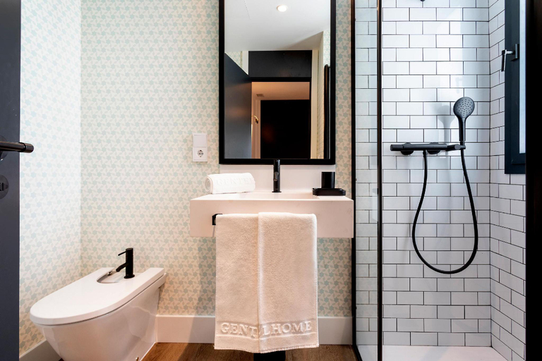 Bathroom 3, Luxury apartment near Torre del Oro. Betis XXVII, Sevilla