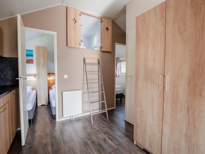 Interior view 5, Chalet with covered terrace in the Leukermeer, Bergen