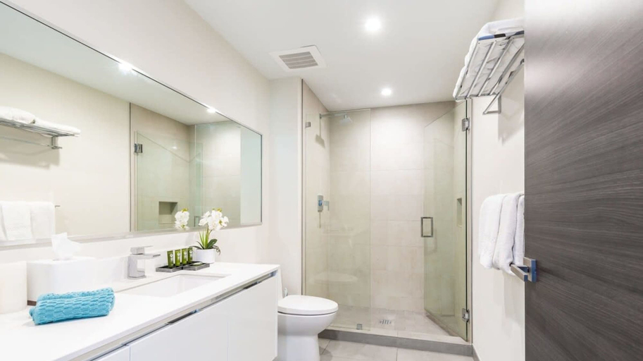 Room 2, Best Stay Rooftop Pool Hollywood Beach Board Walk, Broward