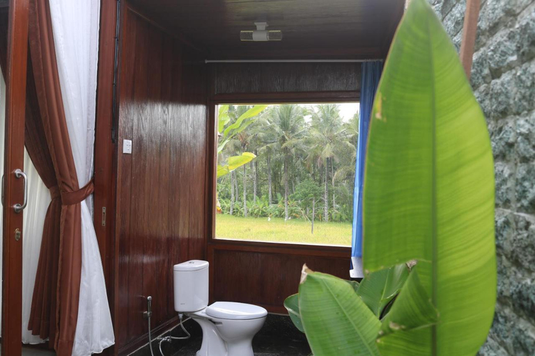 Bathroom 4, Mancur Guesthouse, Gianyar