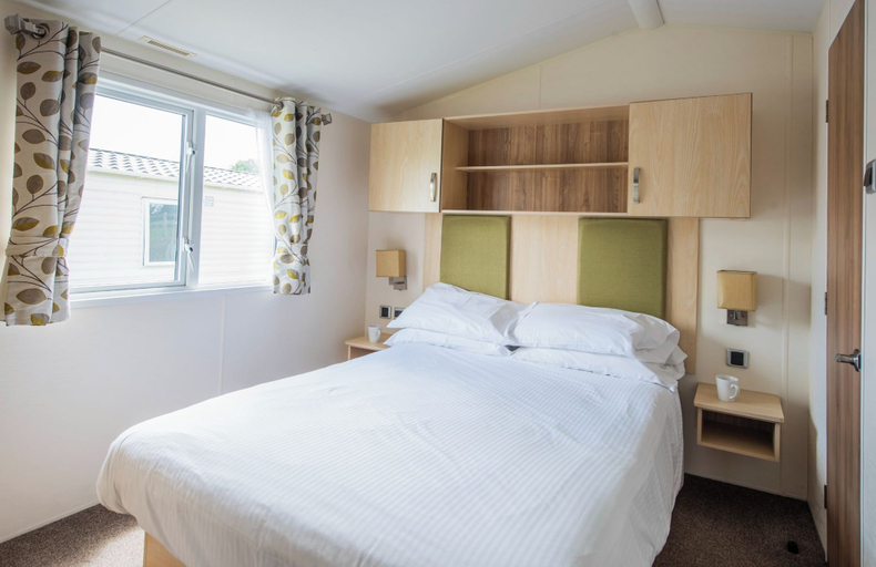 Bedroom 1, Widemouth Bay Caravan Park, Cornwall