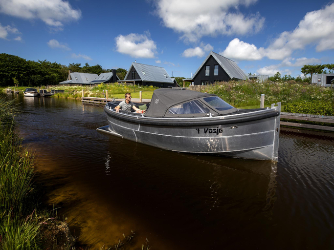 Surrounding environment 2, Beautiful villa on the water in Friesland, Skarsterlân