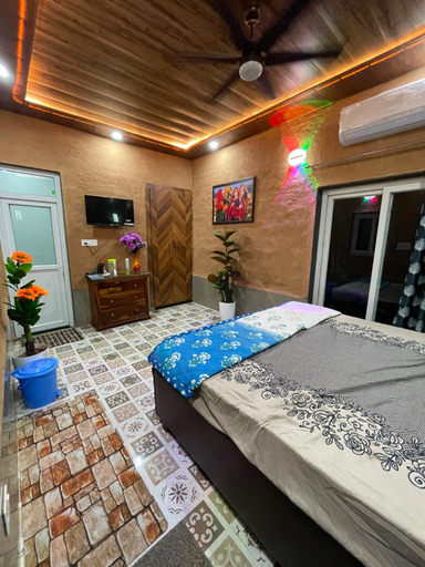 Room 2, SANGAM MUD FARMS, Gautam Buddha Nagar