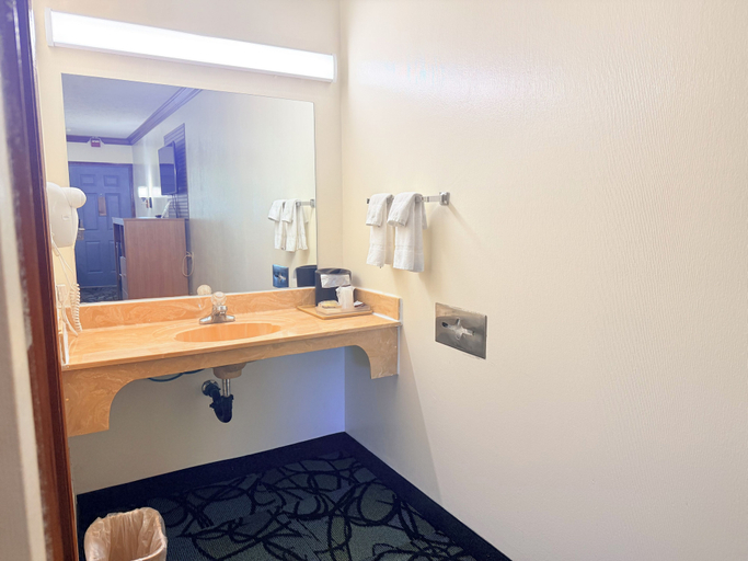 Others 5, Economy Inn - Akron, Summit