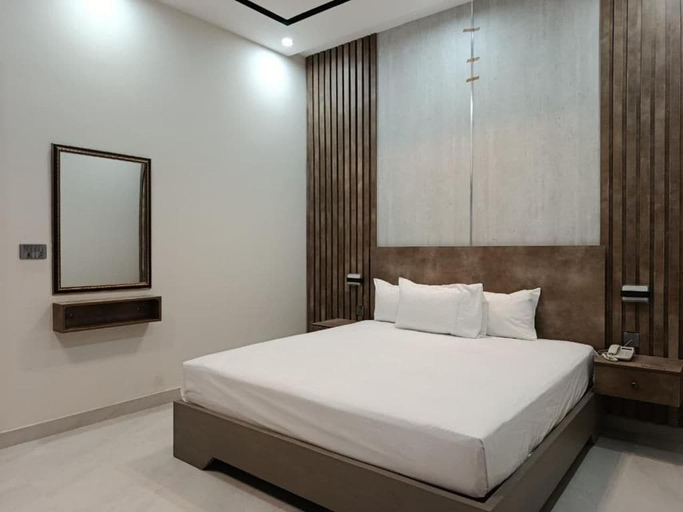 Room 2, Global Inn Hotel & Apartments, Lahore