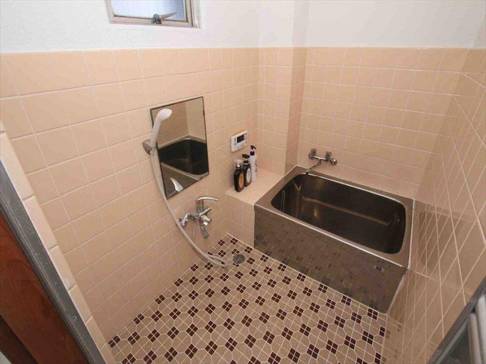 Bathroom, Goraku Shinfukae, Osaka