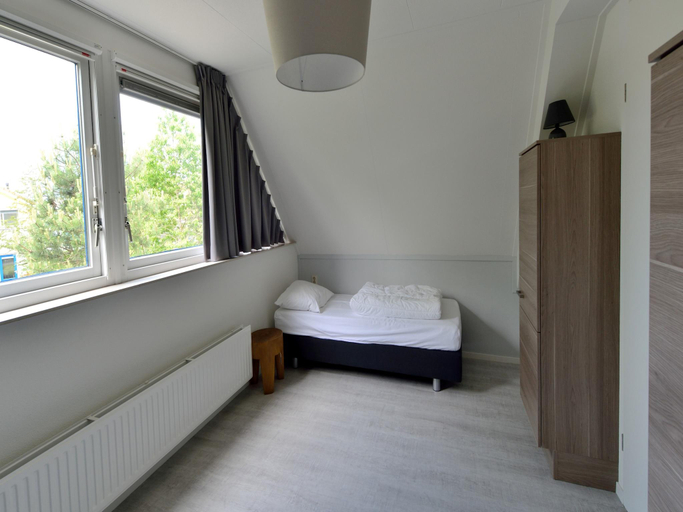 Bedroom 4, Waterfront Villa w/ Views, Slochteren