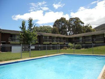 Others 3, Motel Sierra, Alpine - East