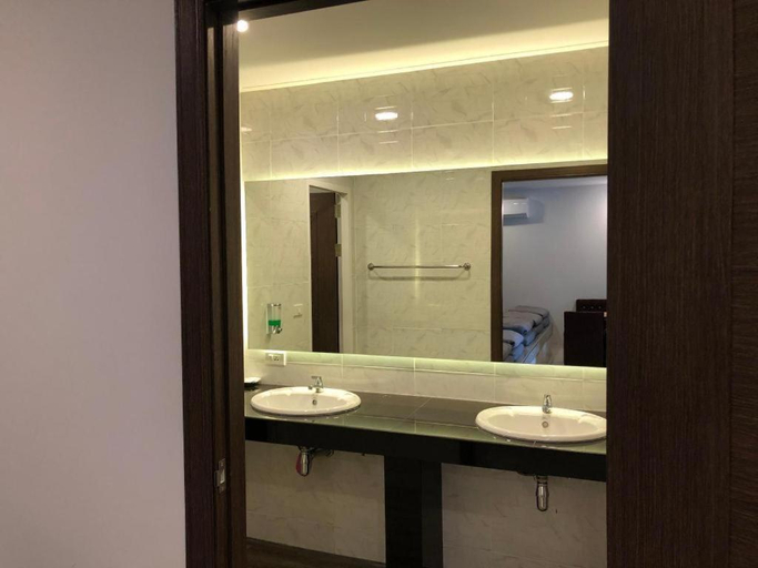 Bathroom 3, CoCo Tree Resort, Thap Sakae