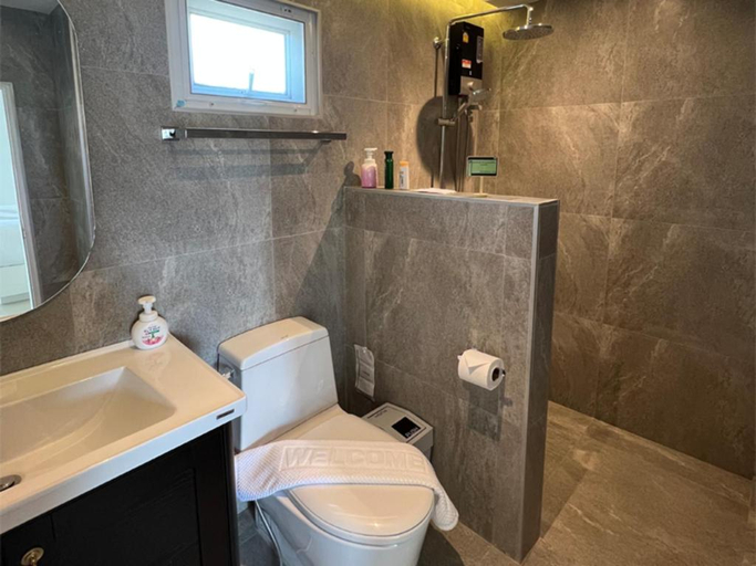 Bathroom 3, SailomResortKhaoyai, Pak Chong