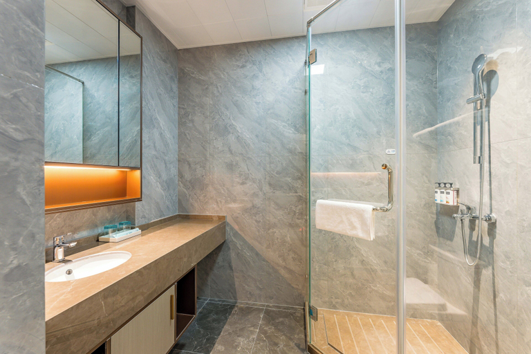 Bathroom 3, Holiday Inn Express QIDONG ECONOMIC ZONE, Nantong