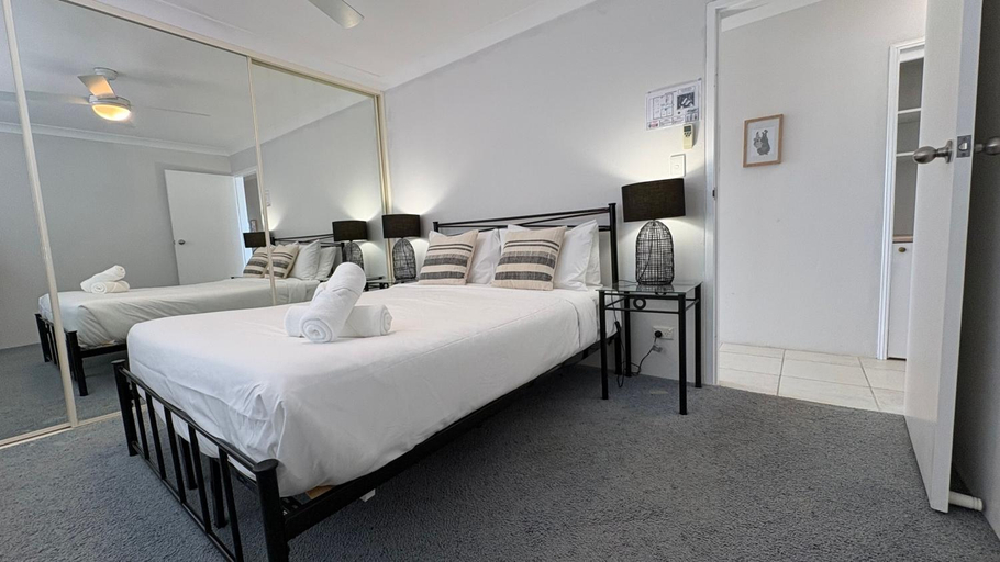 Bedroom 2, 2-Bedroom Apartment -Laman Lodge, Unit 5, Port Stephens