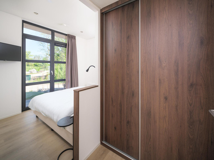 Bedroom 5, Modern Villa With Pets Welcomed