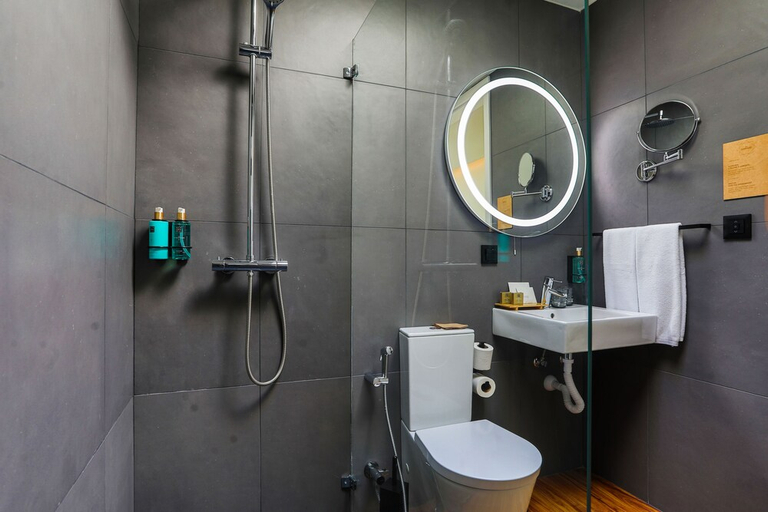 Bathroom 5, The Shipyard Angra, Angra do Heroísmo