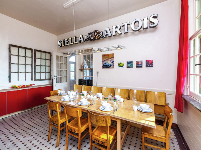 Food & Drinks 4, Monumental art-deco villa in protected dune area 50 metres from the sea, West-Vlaanderen