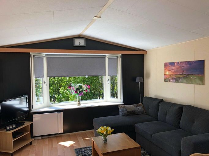 Interior view 3, Chalet in Wiringherlant with Garden Terrace, Wieringen