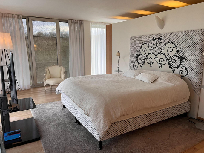 Bedroom 2, The Sweet Escape – Premium villa with pool, Liège