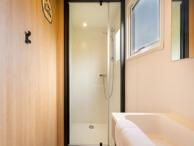 Bathroom 3, Charming Caravan With Terrace for 6, Oost-Vlaanderen