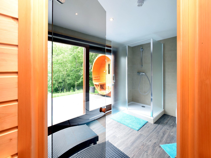 Others 5, Luxurious Chalet in Beauraing with Sauna, Ardennes
