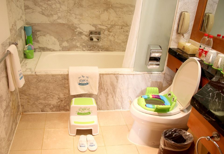 Bathroom 4, Beijing Hotel, Beijing