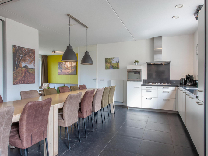 Food & Drinks 4, Villa in Arcen with Pool & Family Amenities, Arcen en Velden