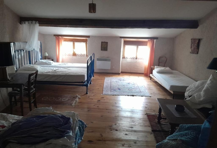 Room 2, La Tour Richelieu, Puy-de-Dôme