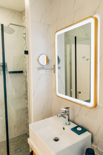 Bathroom 3, Millennium Plaza Hotel Ulaanbaatar, Mongolia, Ulan Bator