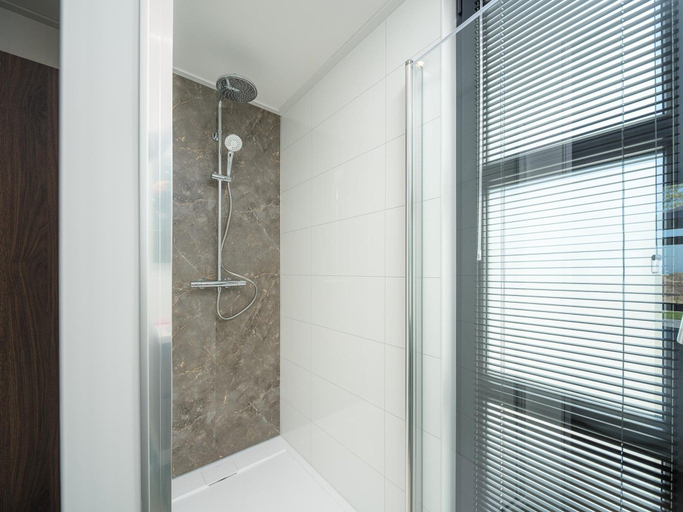 Bathroom 5, Waterfront Villa with Private Rooftop