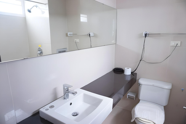 Bathroom 4, Panatara Hotel, Muang Chumphon