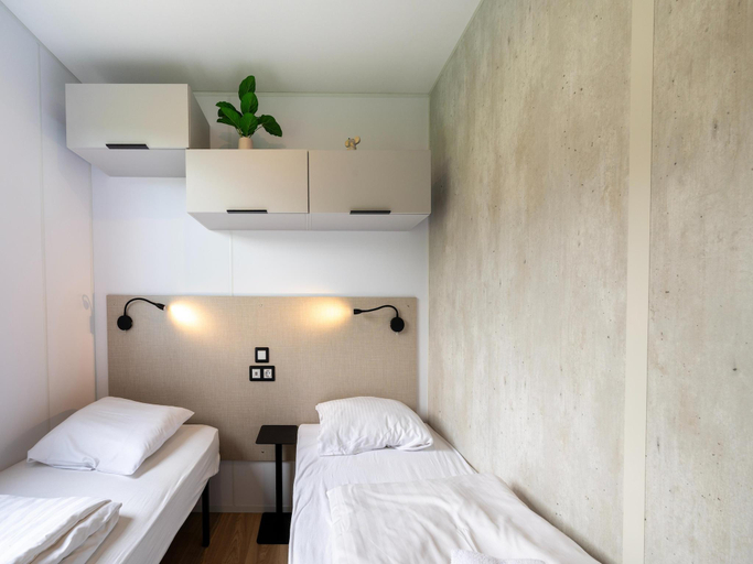 Bedroom 3, Nice family caravan in the countryside, Oost-Vlaanderen