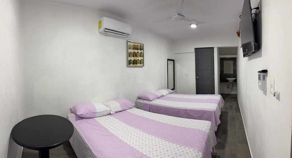Room 1, Hotel Puerto Juarez, Isla Mujeres