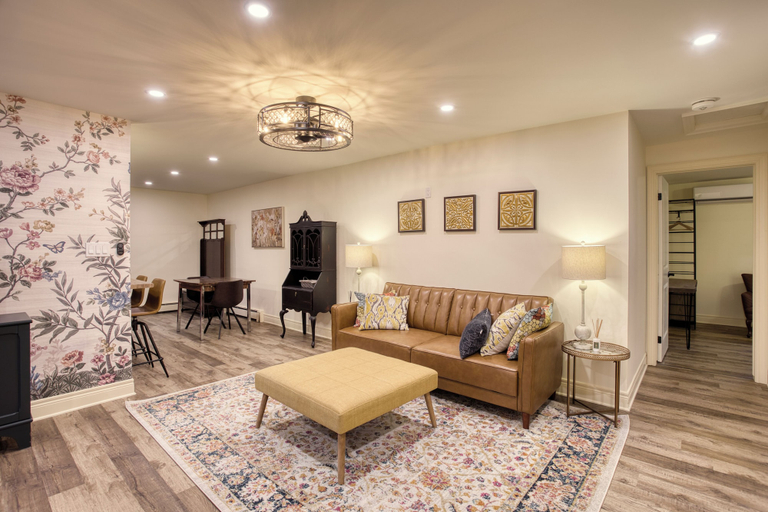 Living area 5, Comfort Home Stays in Niagara Benchlands, Niagara