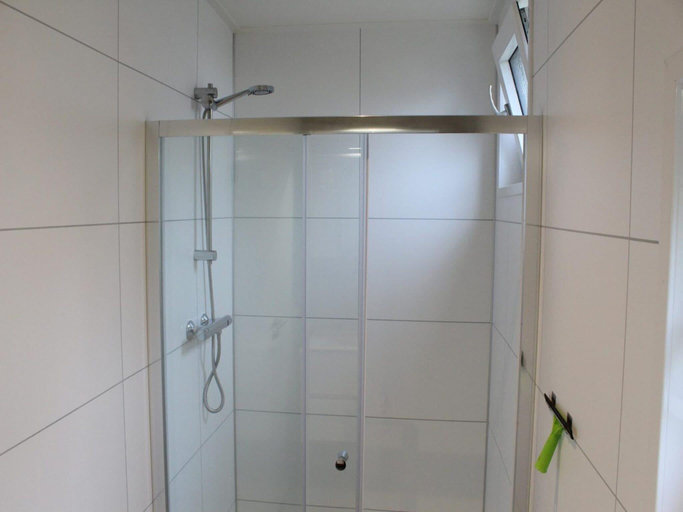Bathroom 3, Charming Chalet Near Efteling, Loon op Zand