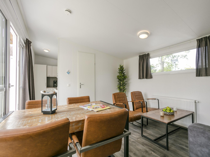 Interior view 2, Sunlit Chalet by the Pond, Lochem