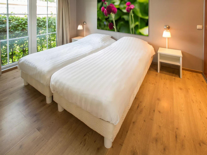 Bedroom 3, Luxe Chalet w Sauna, Hellendoorn