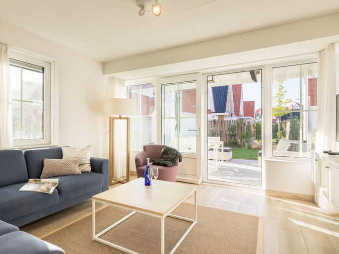 Others 4, Villa in Dishoek near the North Sea Beach, Veere
