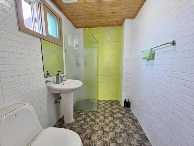 Bathroom 5, Jain Village pension, Seogwipo