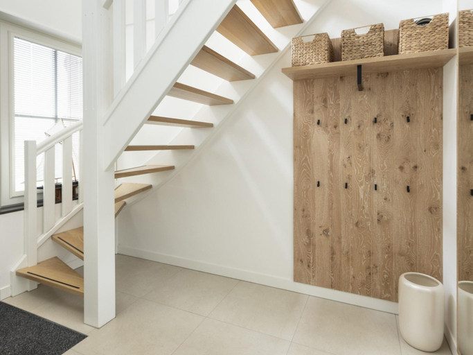 Others 5, Friesland Villa w/ Sauna, Lemsterland