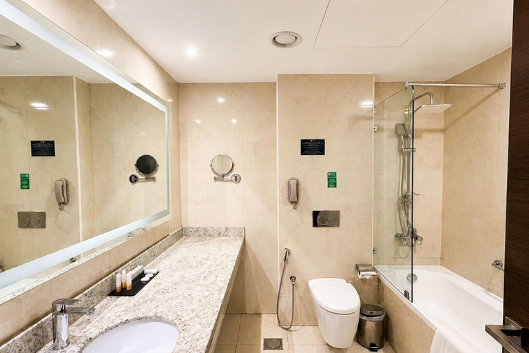 Bathroom 5, Jacob's Garden Hotel, Dubai