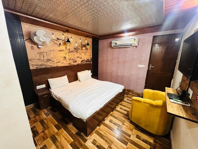 Bedroom 2, Hotel Red Valvet, Faridabad