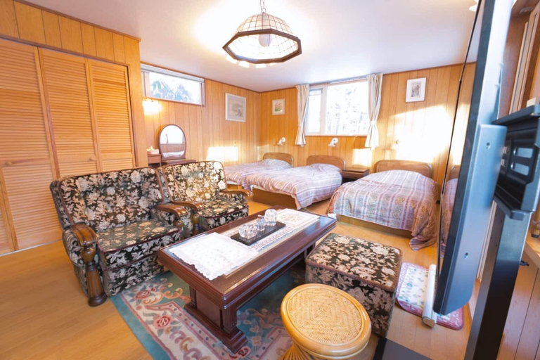 Bedroom 3, Shirokuma No Yado, Tōyako