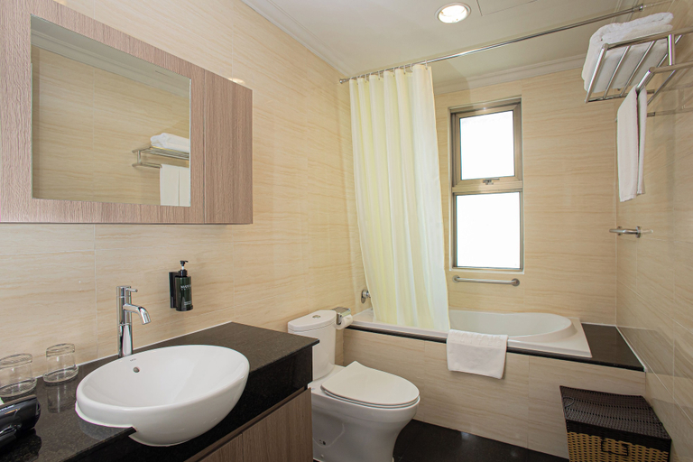 Bathroom 5, Mayfair Suites, Ho Chi Minh City