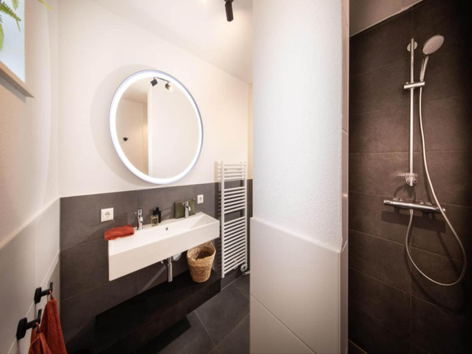 Bathroom 3, Luxe 12p villa in Thorn, Thorn