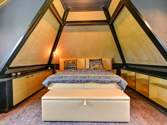 Bedroom 4, Tasteful Villa in Didam with Garden, Didam