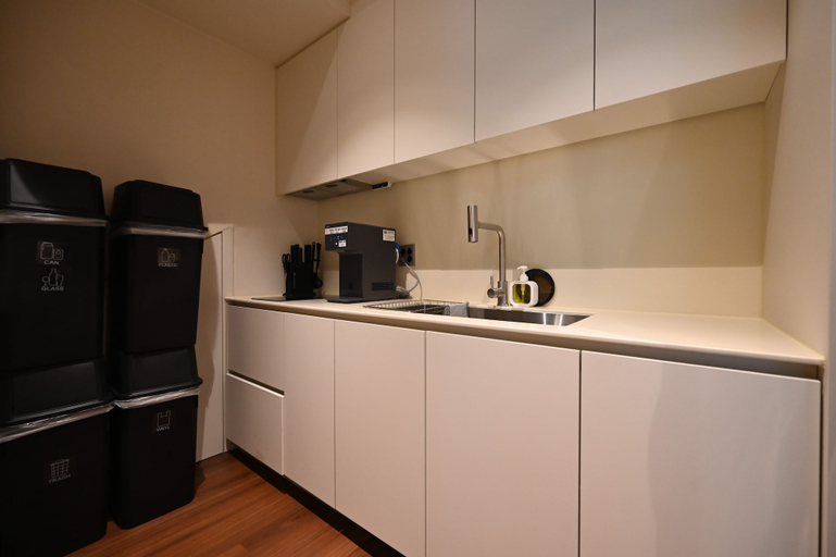Private kitchen 5, Anon Stay, Jung