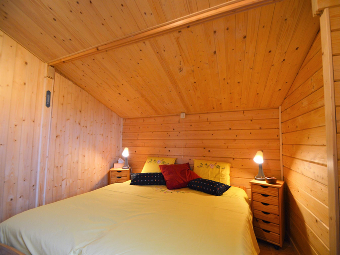 Bedroom 2, Pleasant chalet in Anhée in a charming area, Namur