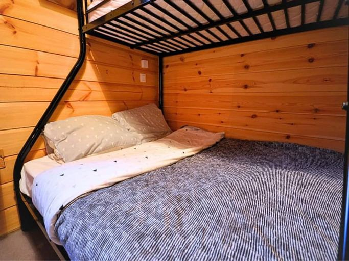 Bedroom 5, Ardennes Chalet with Balcony, Sauna, Namur